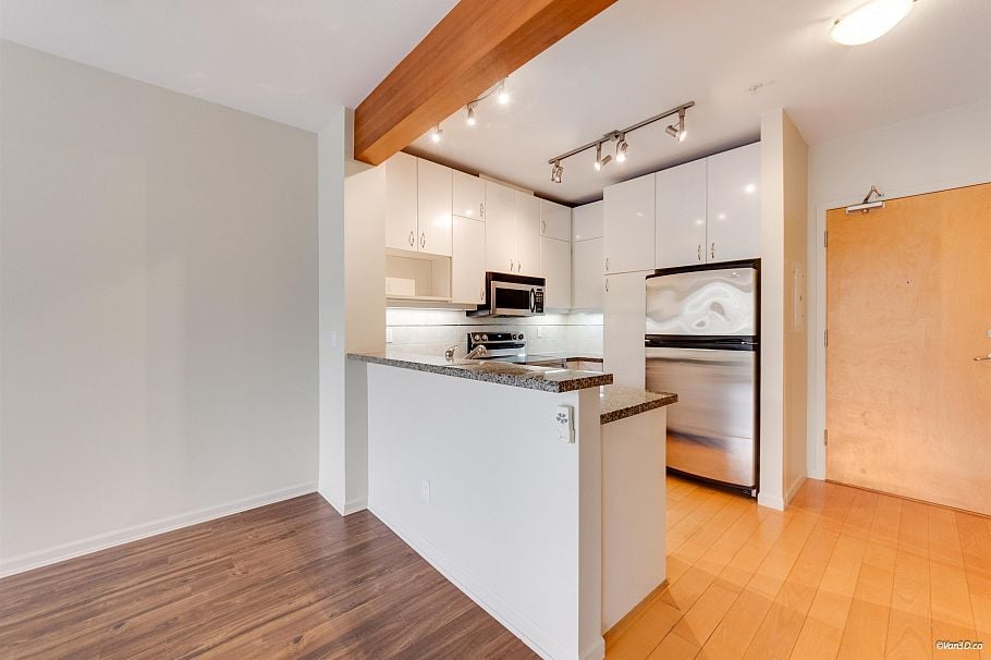 319 580 Raven Woods Drive North Vancouver, BC - 5
