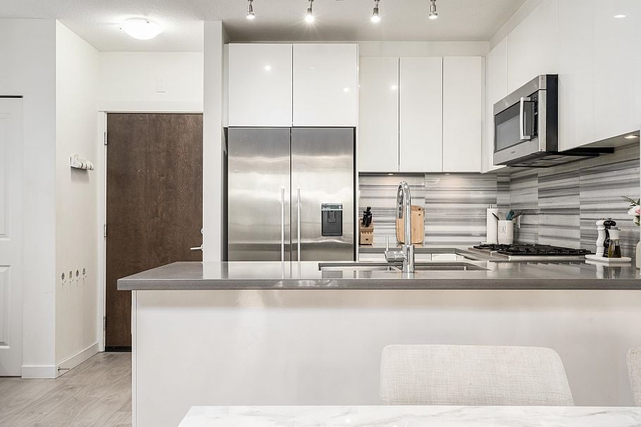 210 3168 Riverwalk Avenue Vancouver, BC - 9