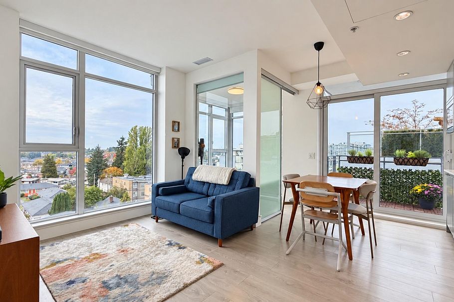 706 2435 Kingsway Vancouver, BC - 1