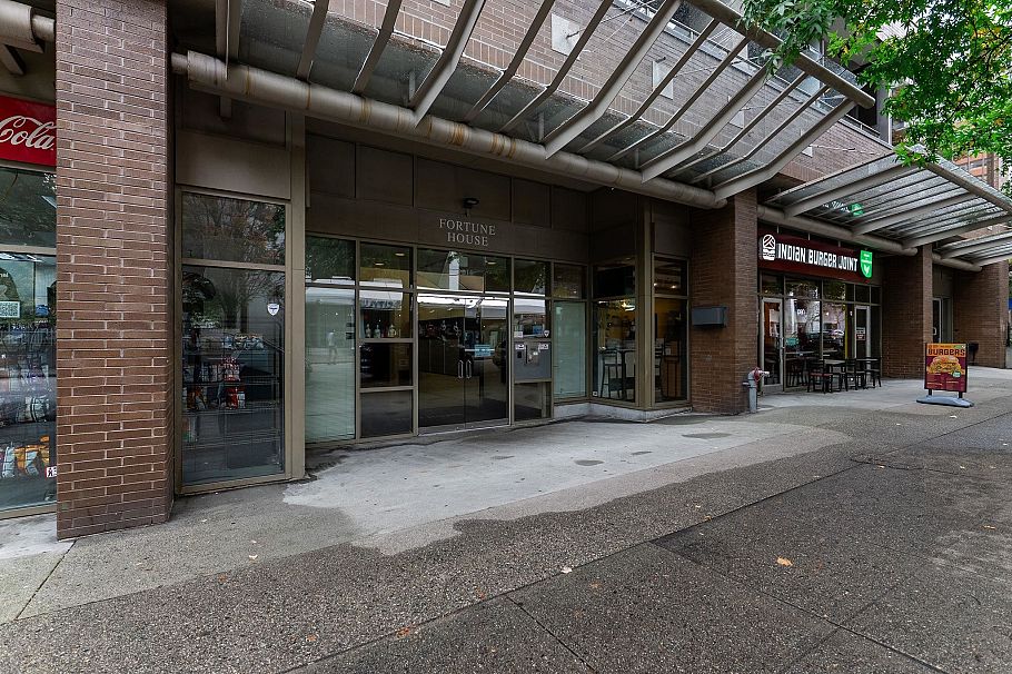 807 1010 Howe Street Vancouver, BC - 17