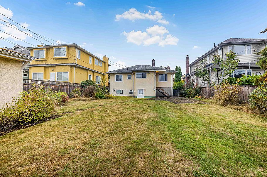 3039 W 20th Avenue Vancouver, BC - 35