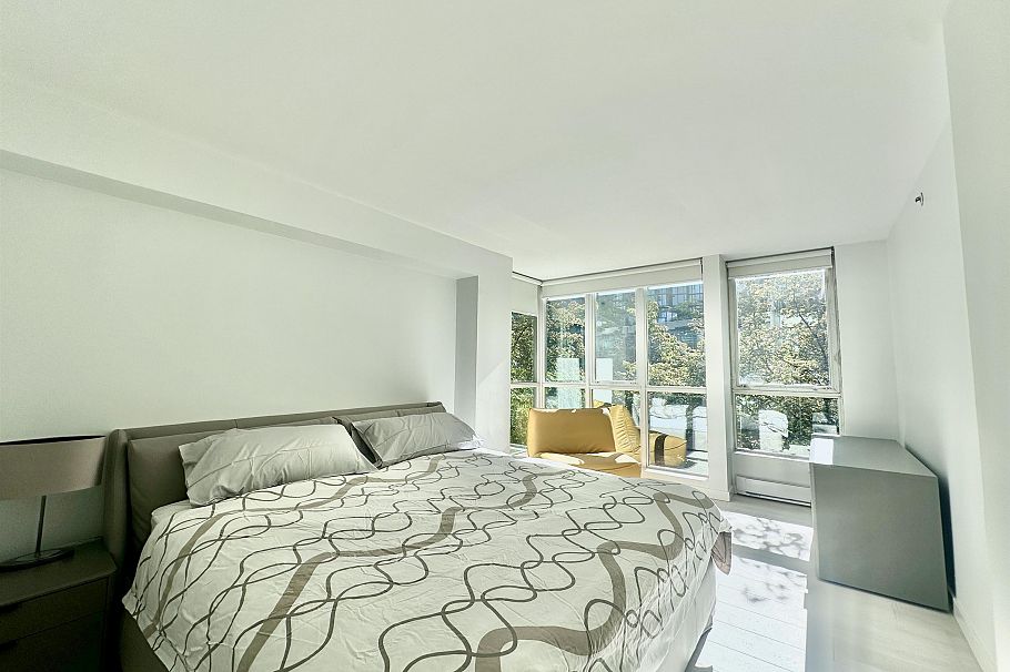 206 588 Broughton Street Vancouver, BC - 11