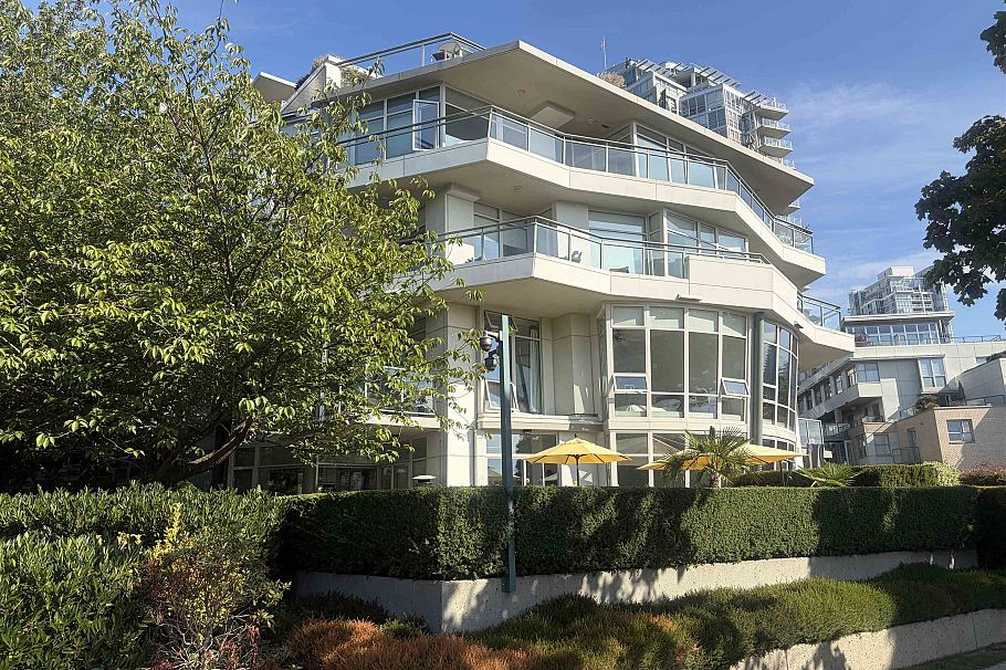 TH108 1288 Marinaside Crescent Vancouver, BC - 15