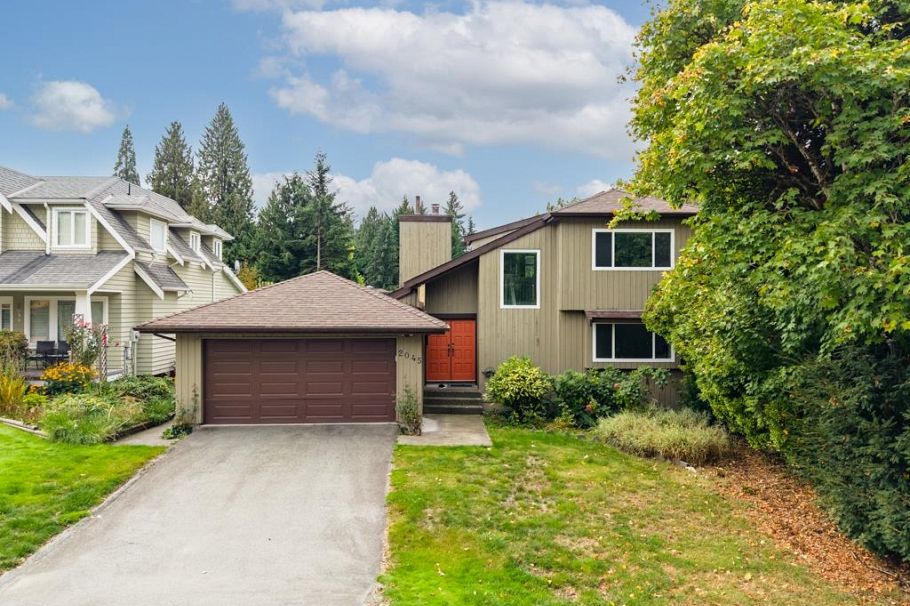 2045 Kirkstone Road North Vancouver, BC - 1