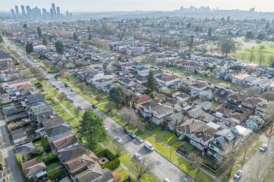 2638 Charles Street Vancouver, BC - 22