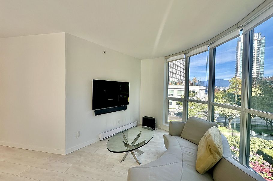 206 588 Broughton Street Vancouver, BC - 6