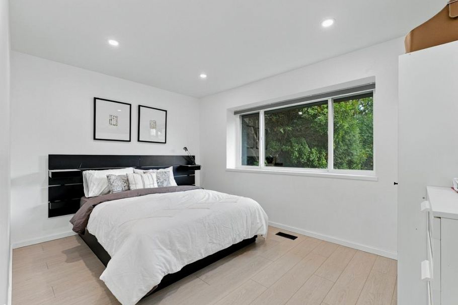 2045 Kirkstone Road North Vancouver, BC - 11