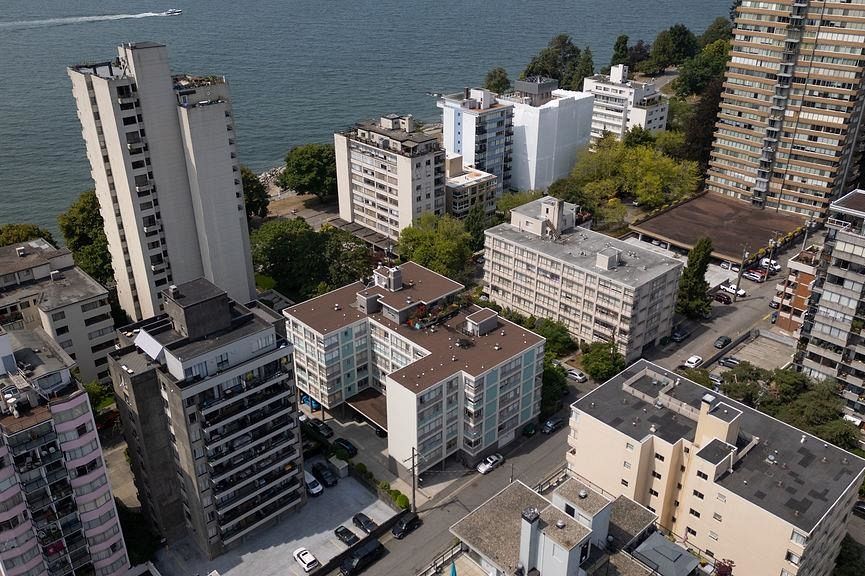 110 1975 Pendrell Street Vancouver, BC - 17