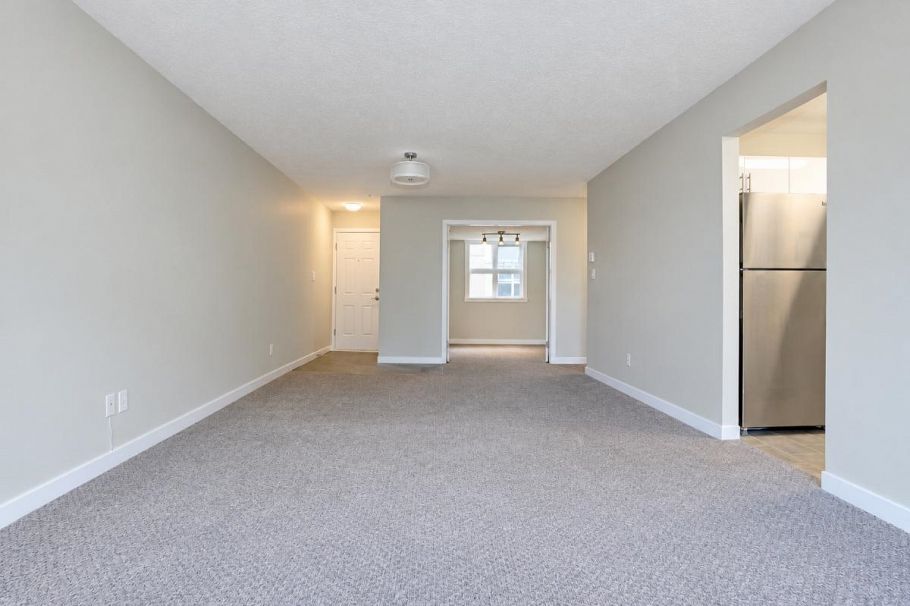 300 2533 Penticton Street Vancouver, BC - 8