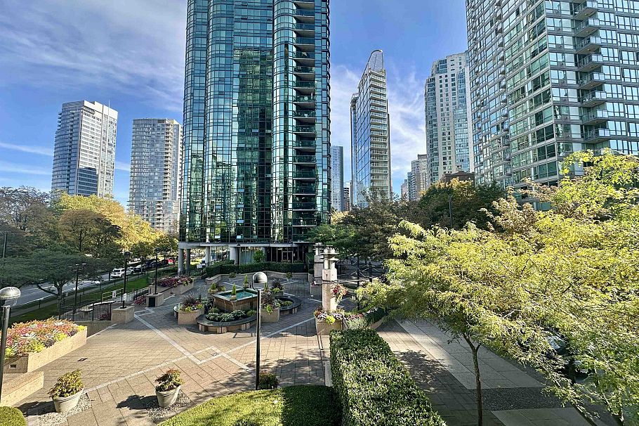 206 588 Broughton Street Vancouver, BC - 15