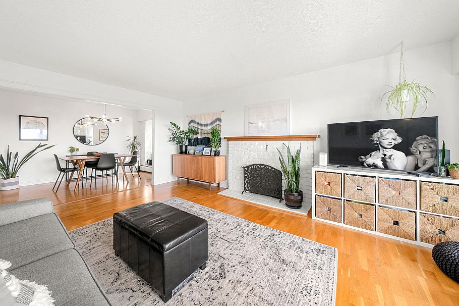 204 150 E 5th Street North Vancouver, BC - 16