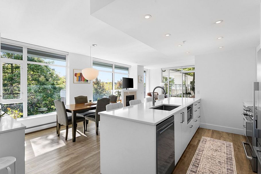 306 158 W 13th Street North Vancouver, BC - 6
