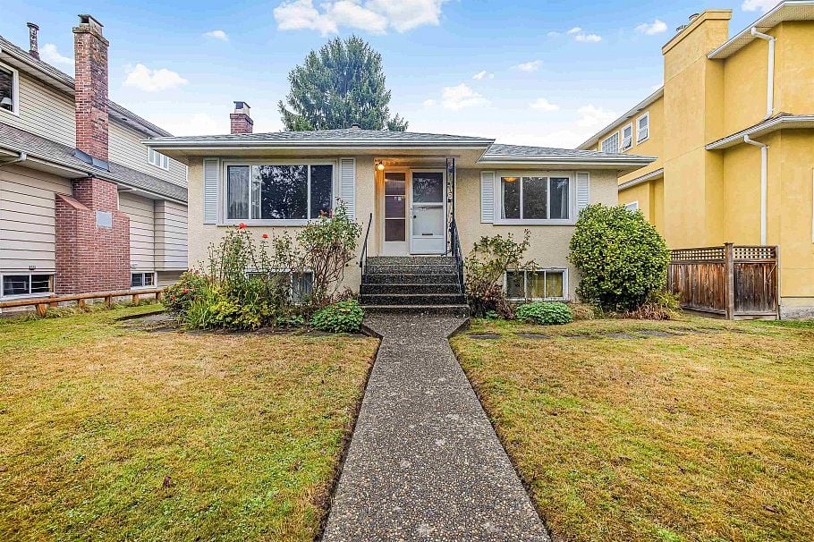 3039 W 20th Avenue Vancouver, BC - 1