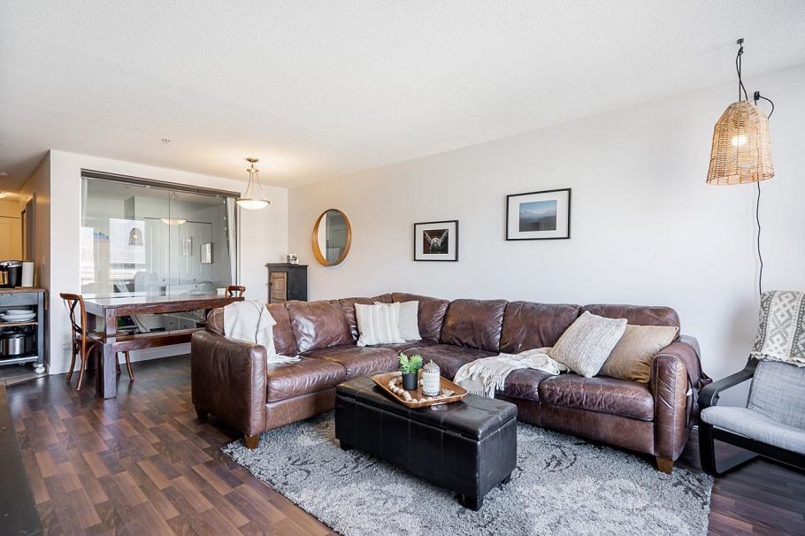 310 2636 E Hastings Street Vancouver, BC - 5