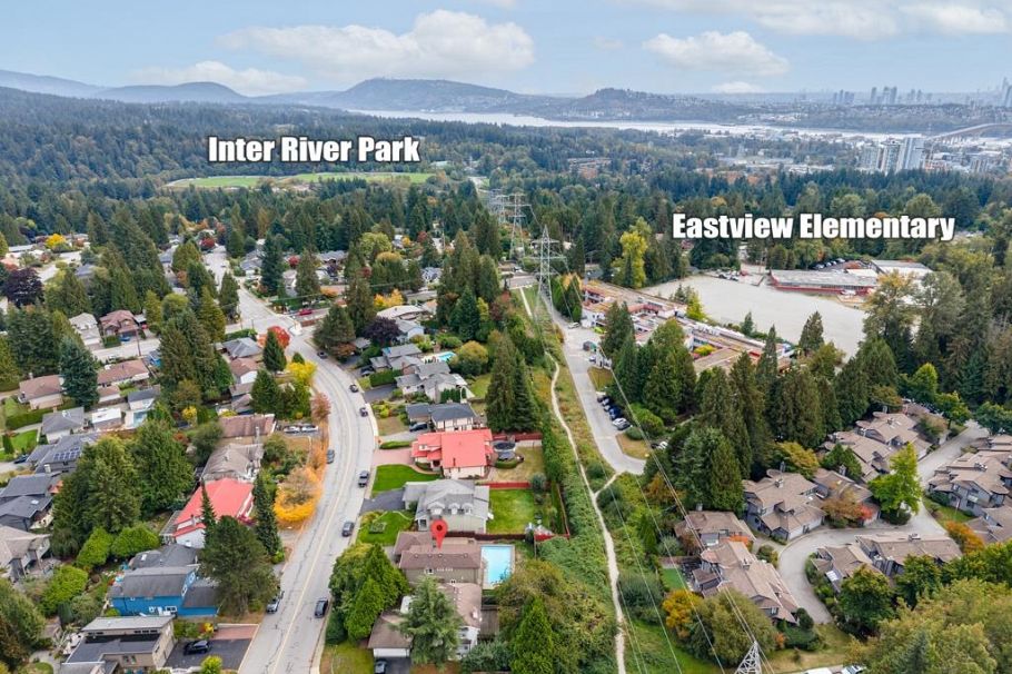 2045 Kirkstone Road North Vancouver, BC - 35