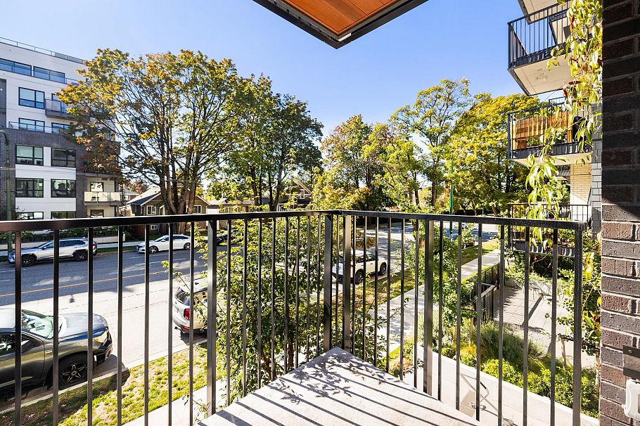 204 2235 E Broadway Street Vancouver, BC - 16