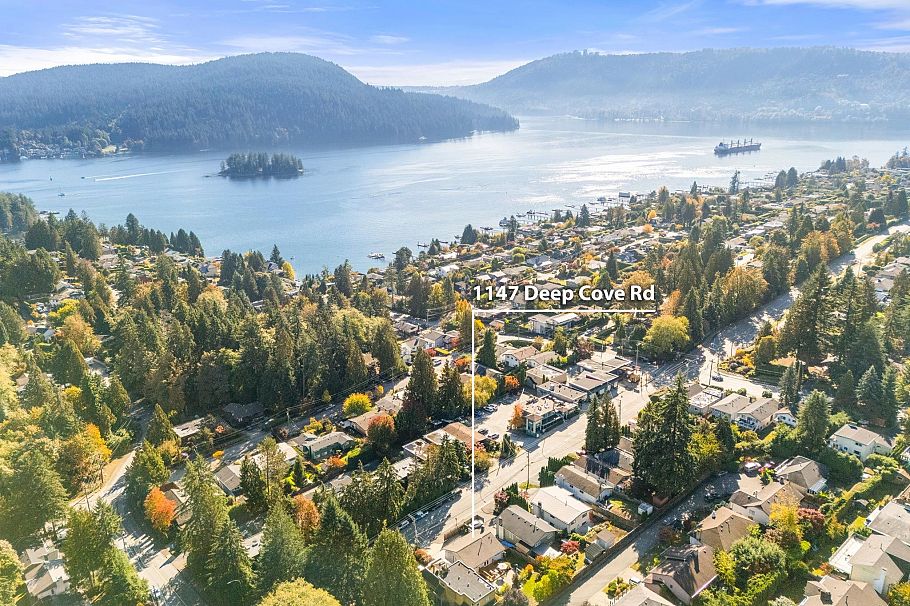 1147 Deep Cove Road North Vancouver, BC - 38