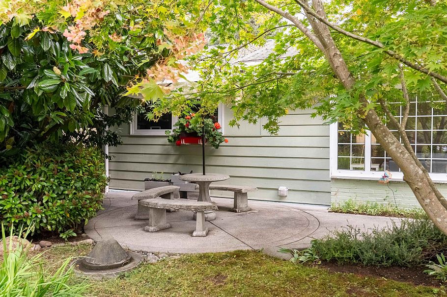 1222 Rosewood Crescent North Vancouver, BC - 3