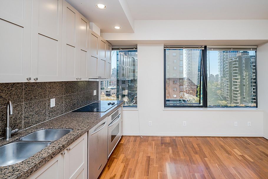 1113 1333 W Georgia Street Vancouver, BC - 4