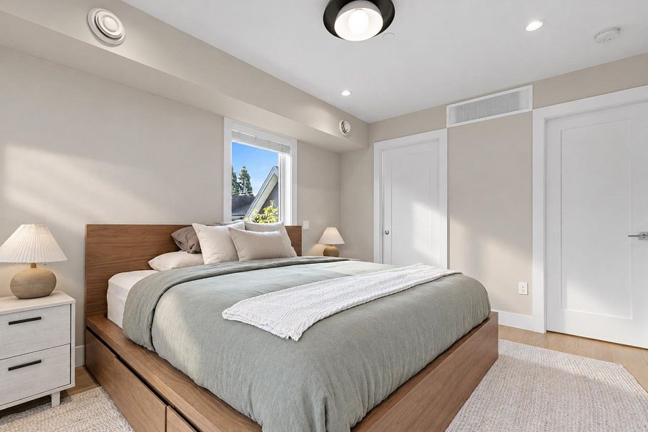 2 233 W 5th Street North Vancouver, BC - 18