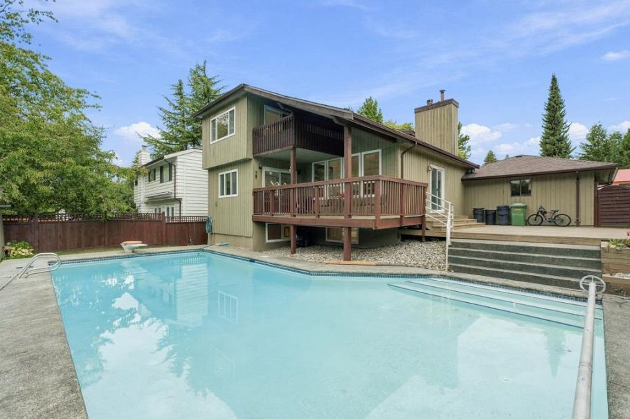 2045 Kirkstone Road North Vancouver, BC - 30
