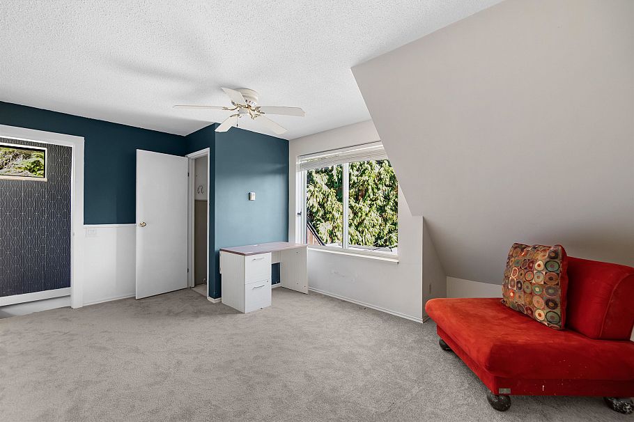 2069 Westview Drive North Vancouver, BC - 34