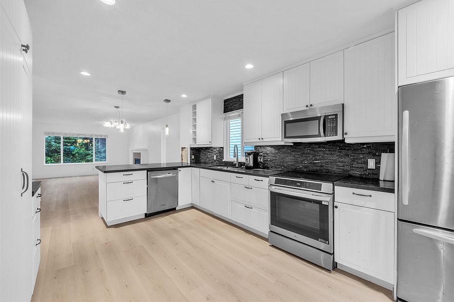 3638 Maginnis Avenue North Vancouver, BC - 8