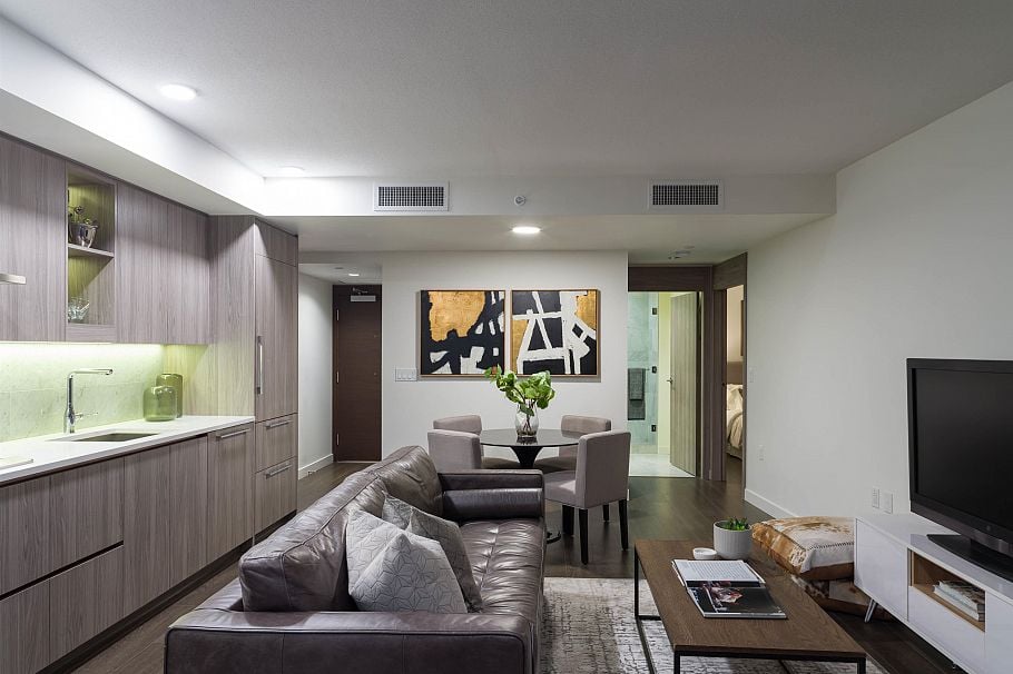 306 89 Nelson Street Vancouver, BC - 3
