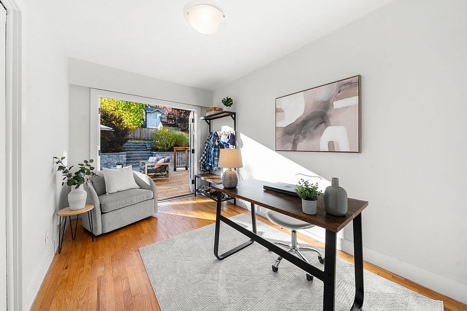 1147 Deep Cove Road North Vancouver, BC - 20