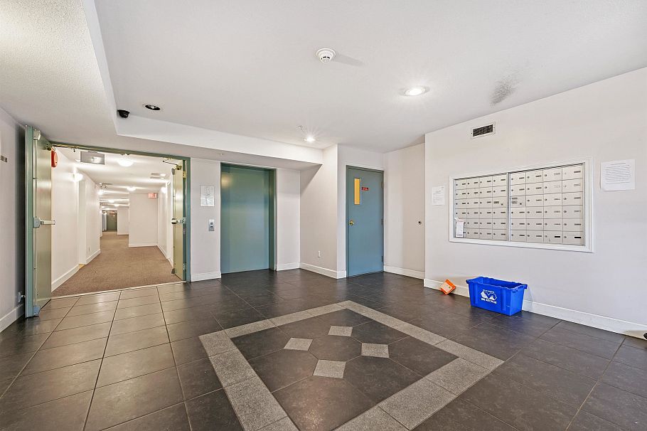 302 5818 Lincoln Street Vancouver, BC - 28
