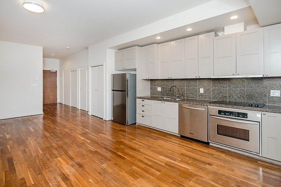 1113 1333 W Georgia Street Vancouver, BC - 9