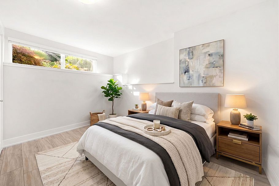 1147 Deep Cove Road North Vancouver, BC - 31