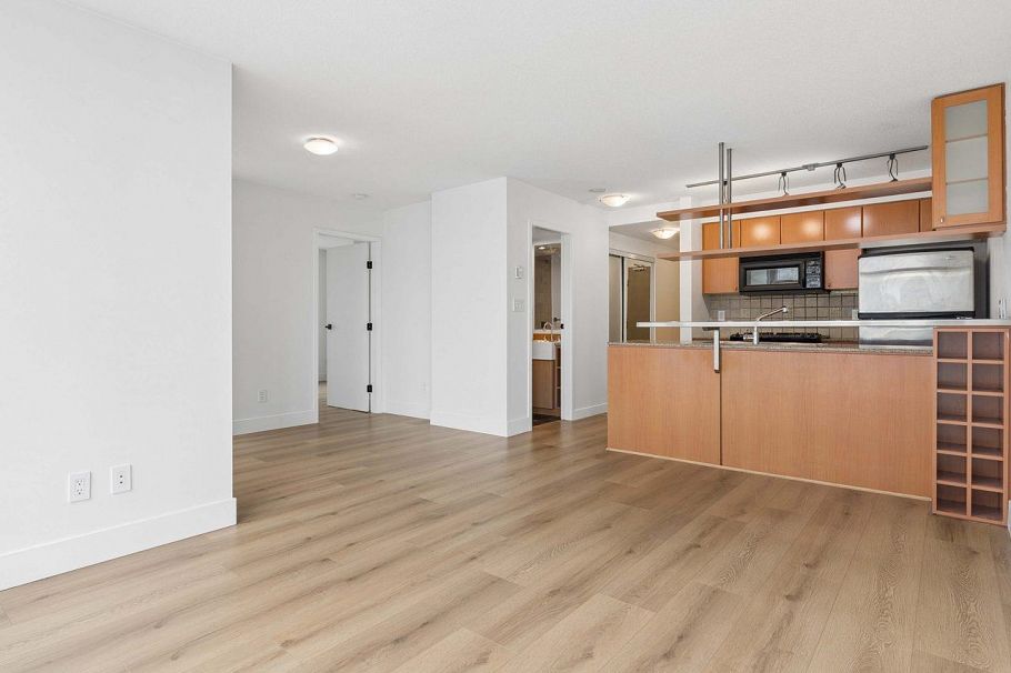 2208 1495 Richards Street Vancouver, BC - 11