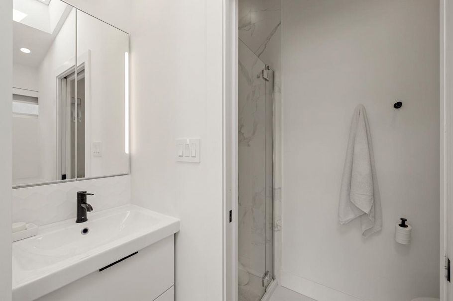 506 E 18th Avenue Vancouver, BC - 36