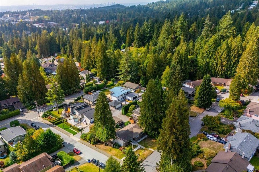 4295 Nottingham Road North Vancouver, BC - 35