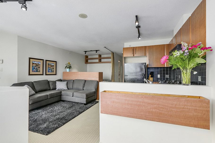 2210 501 Pacific Street Vancouver, BC - 2