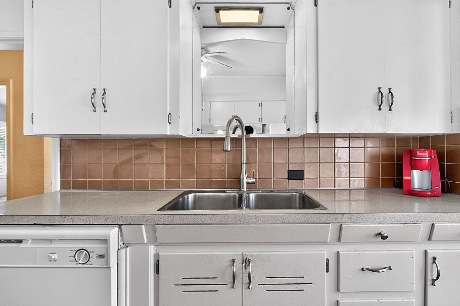 2345 W 18th Avenue Vancouver, BC - 17
