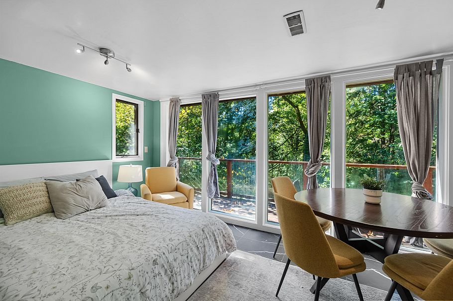 2069 Westview Drive North Vancouver, BC - 35