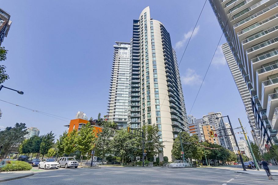 2210 501 Pacific Street Vancouver, BC - 1