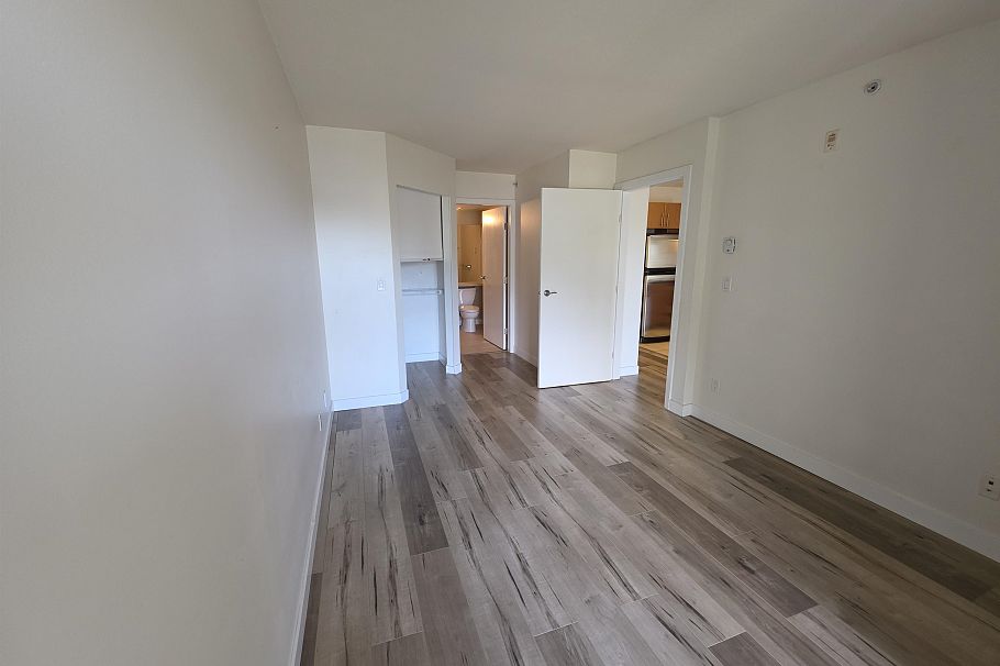 408 1633 Mackay Avenue North Vancouver, BC - 26