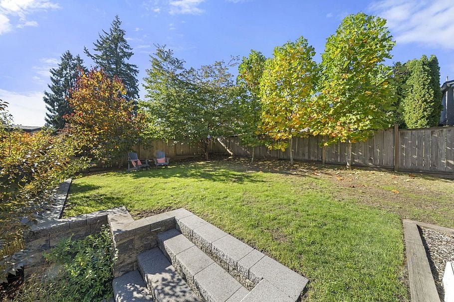 1147 Deep Cove Road North Vancouver, BC - 4