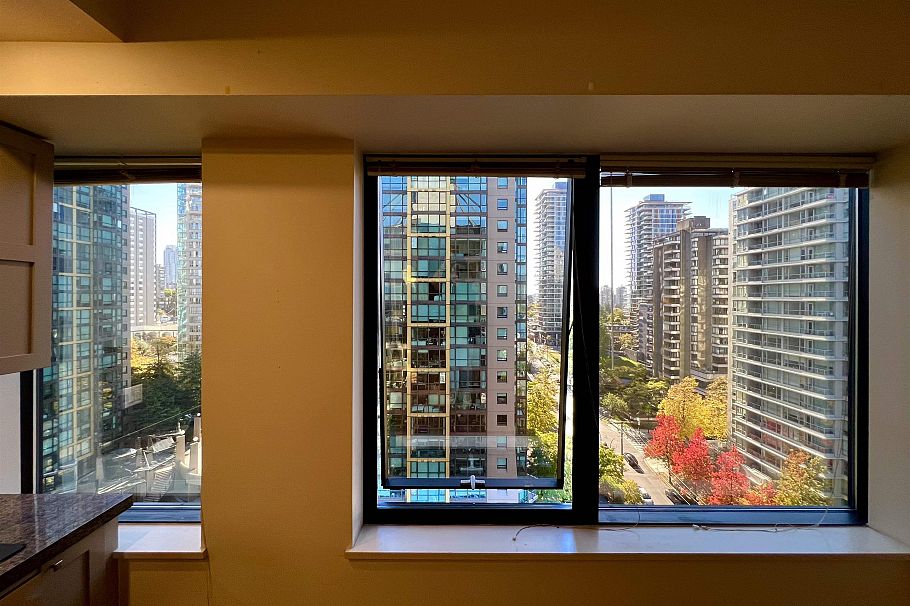 1113 1333 W Georgia Street Vancouver, BC - 5