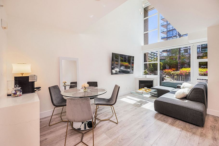 TH8 168 E Esplanade Avenue North Vancouver, BC - 12