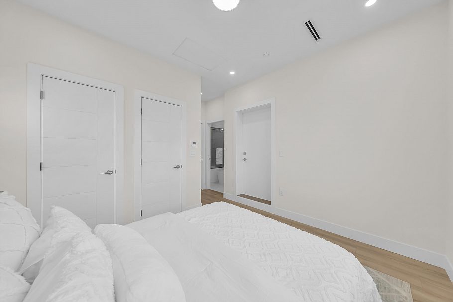 1 3581 Haida Drive Vancouver, BC - 22