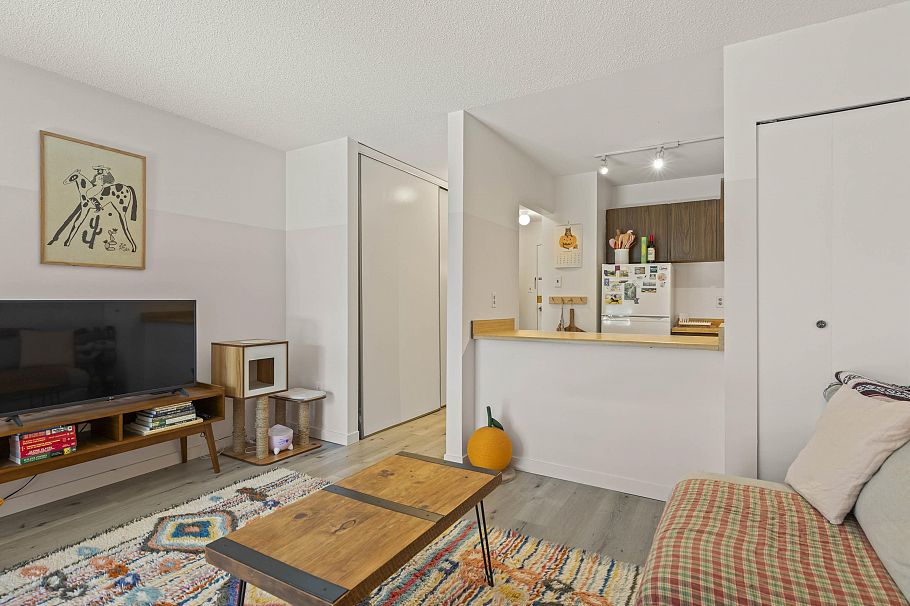 216 1545 E 2nd Avenue Vancouver, BC - 18
