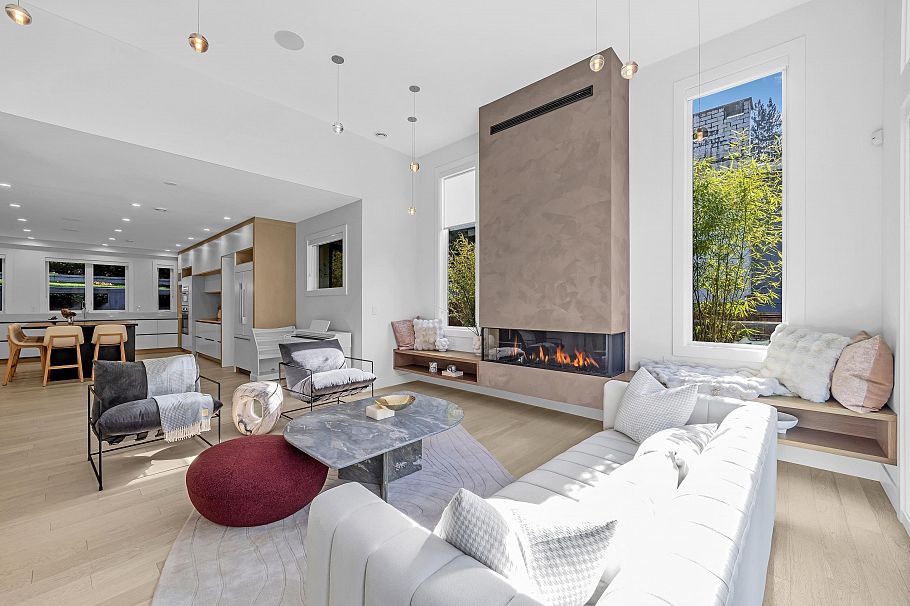 4324 Glencanyon Drive North Vancouver, BC - 3