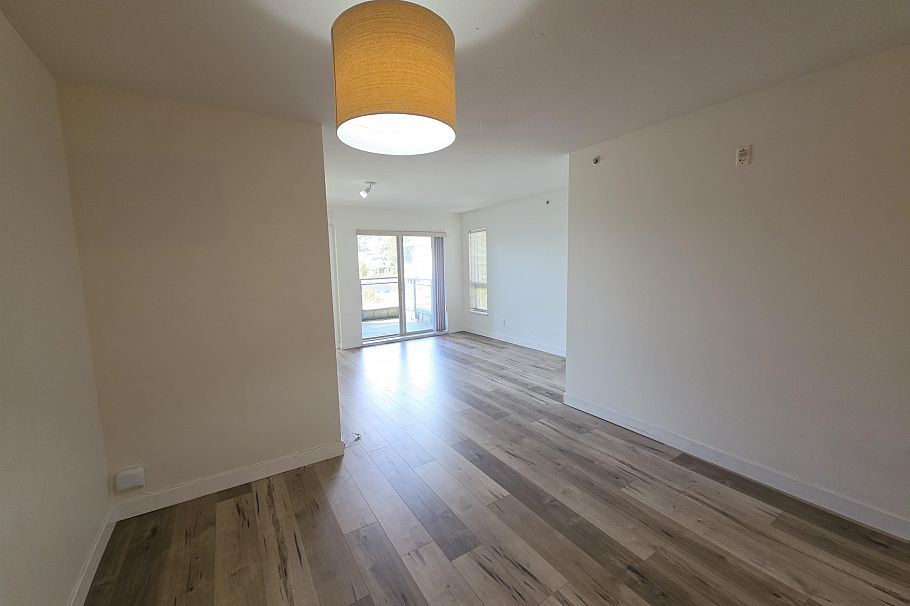 408 1633 Mackay Avenue North Vancouver, BC - 23