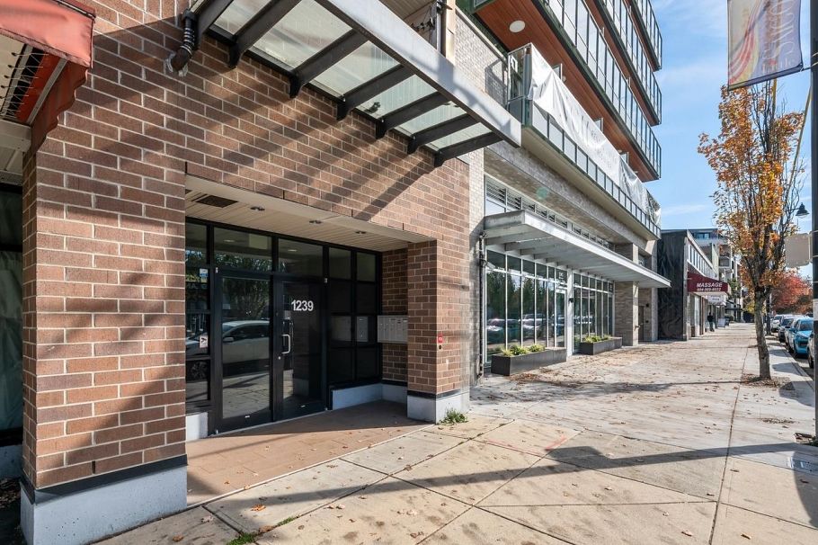 PH7 1239 Kingsway Vancouver, BC - 17