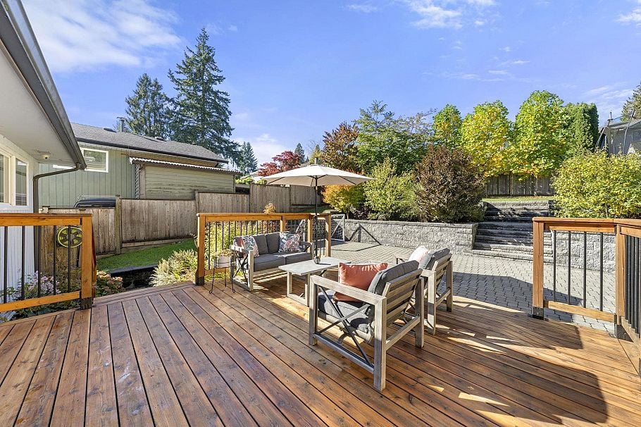 1147 Deep Cove Road North Vancouver, BC - 3