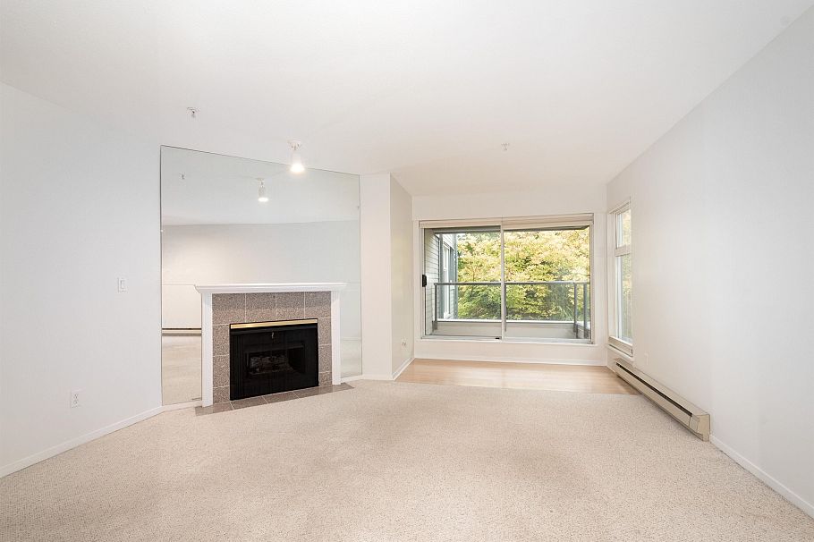 210 2250 W 3rd Avenue Vancouver, BC - 3